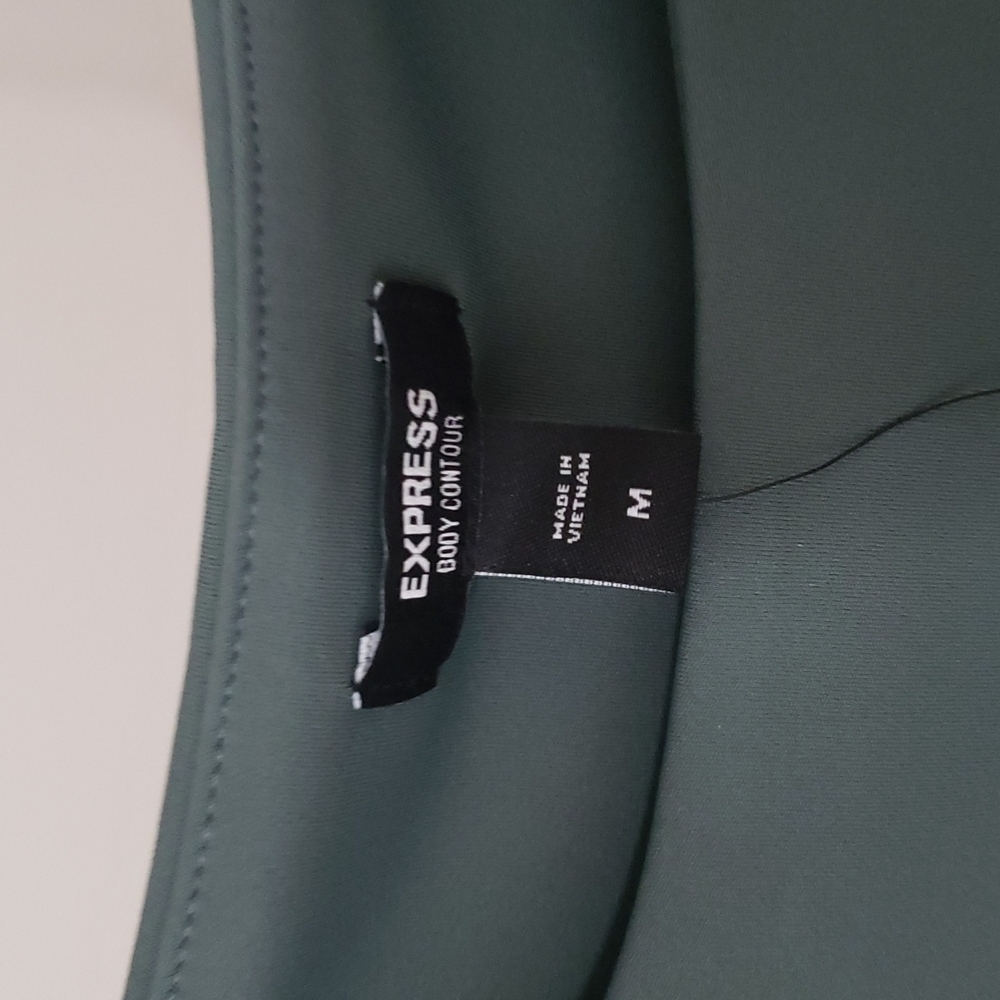 Express Tank Top - Picture 3 of 4